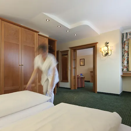 Отель Untersberg 4*